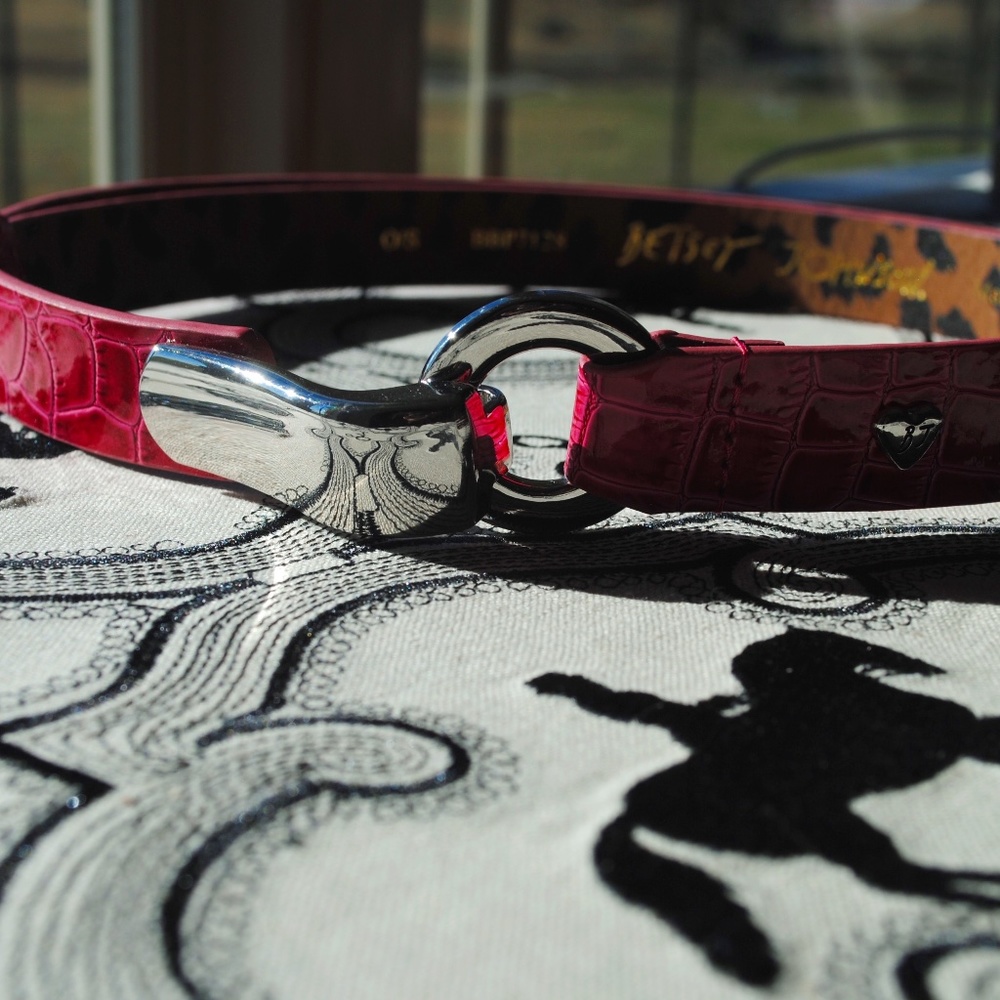 NWOT Betsey Johnson Adjustable Belt